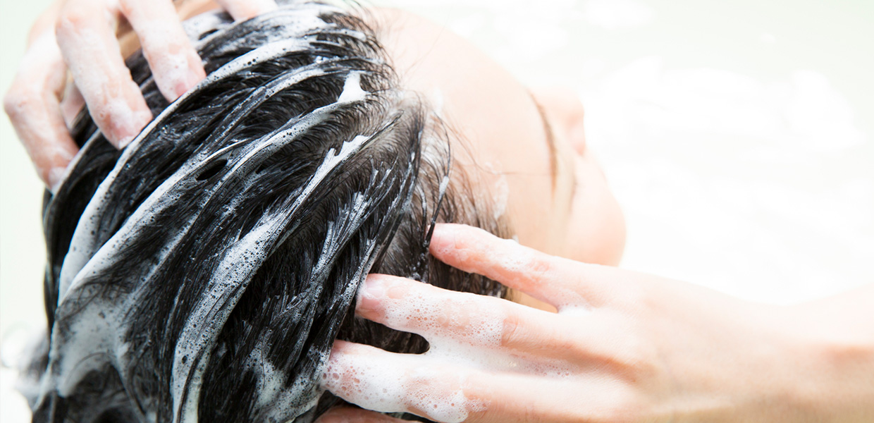 洗い方ひとつで仕上がりが変わる くせ毛が気になる女性のためのヘアケア情報サイト くせ毛labo By プロカリテ